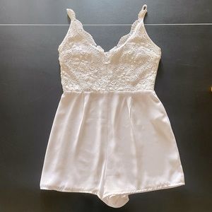 BEBE White romper